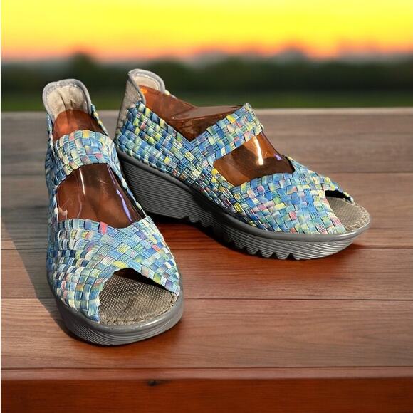 BM Bernie Mev Multi Colored Stretch Wedge Slip On Women's Shoes Sz 8.5 - Picture 1 of 7